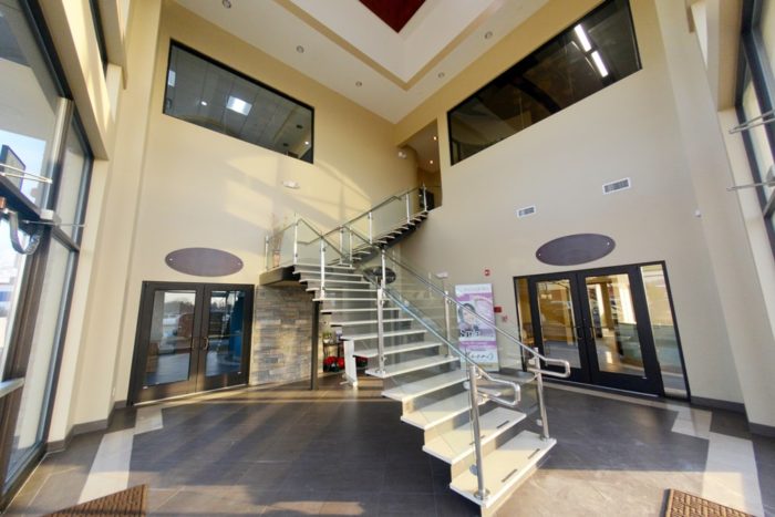 Foyer2-min
